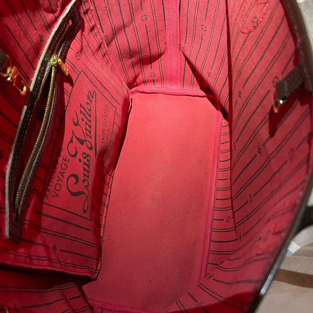 Louis Vuitton Neverfull MM - Picture 10 of 12